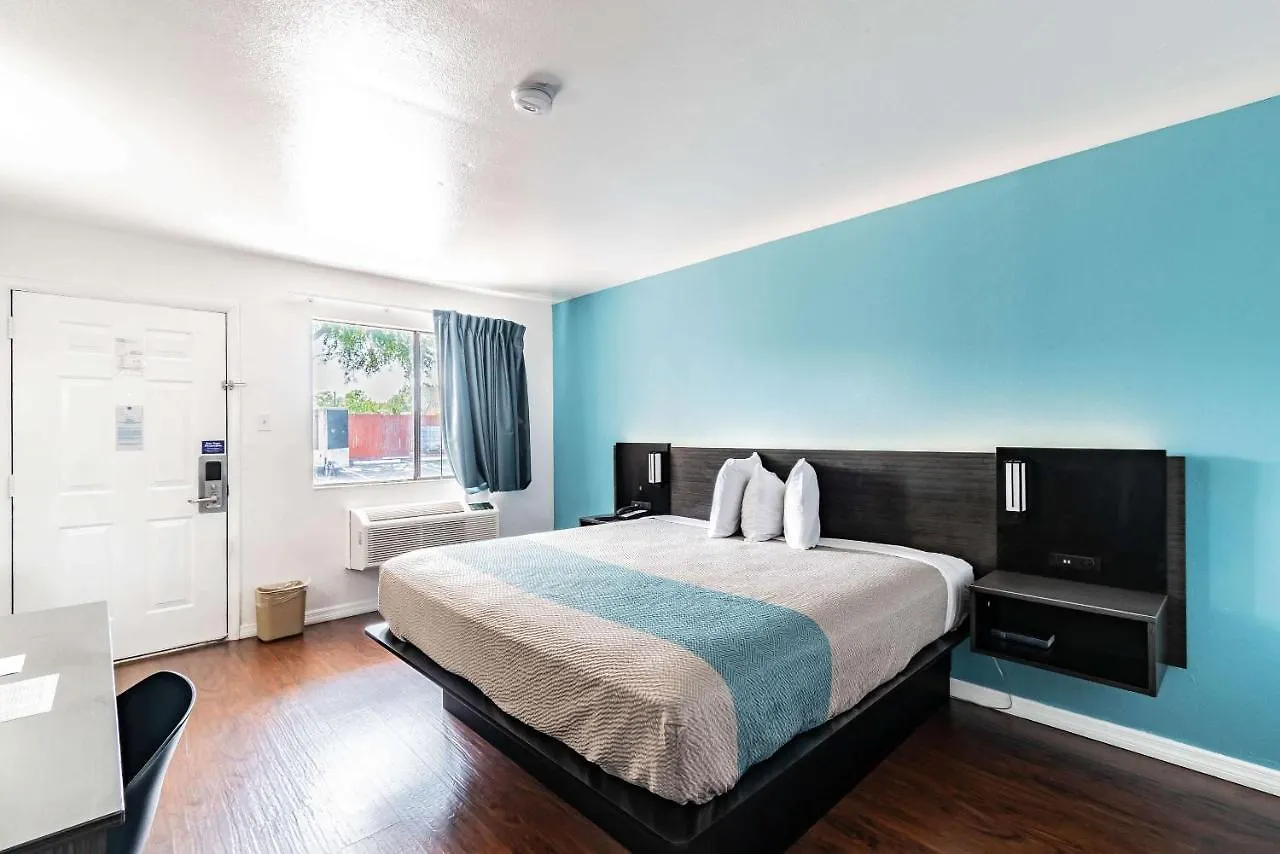 Motel 6 Tampa Near Fairgrounds - Casino 2*,  ארצות הברית