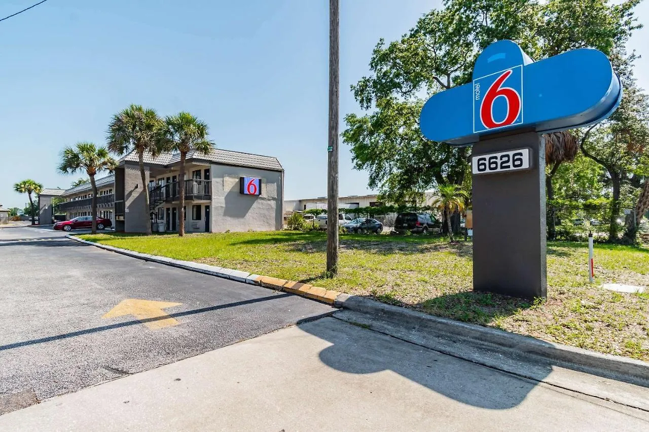 Motel 6 Tampa Near Fairgrounds - Casino Hotel