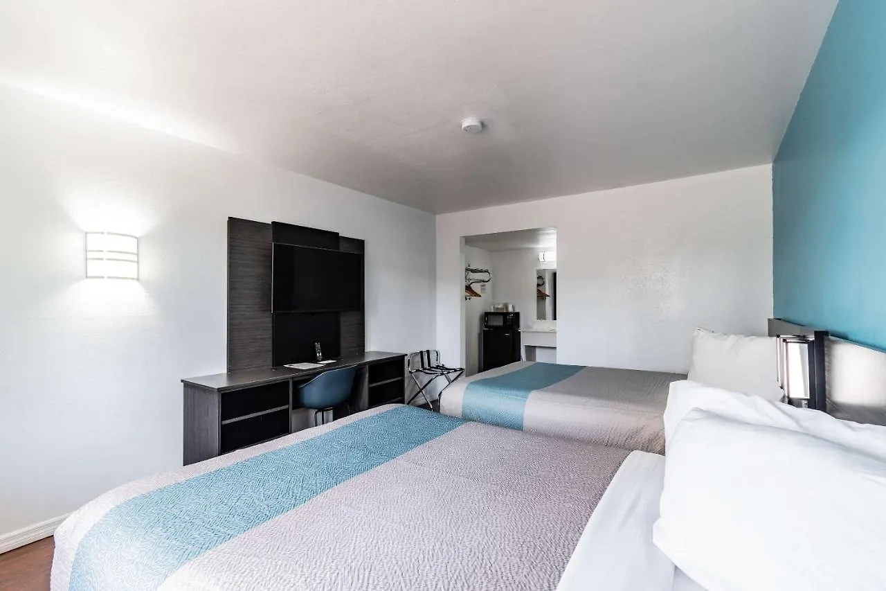 מלון Motel 6 Tampa Near Fairgrounds - Casino